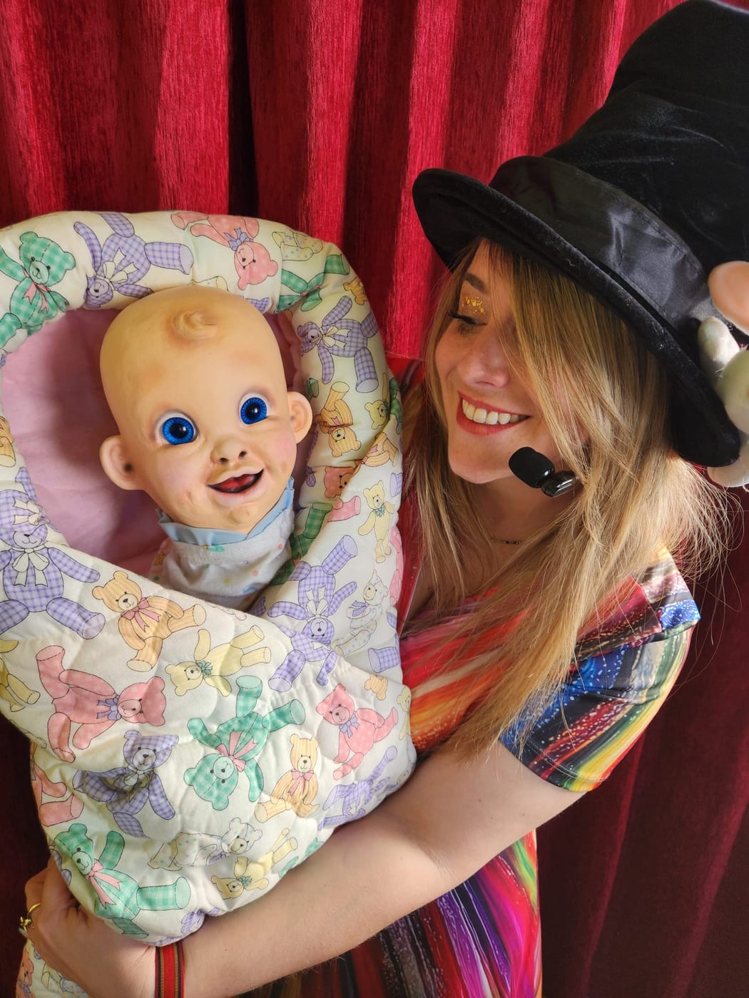 Kinderzauberin Dani mit kleinen Zuschauern